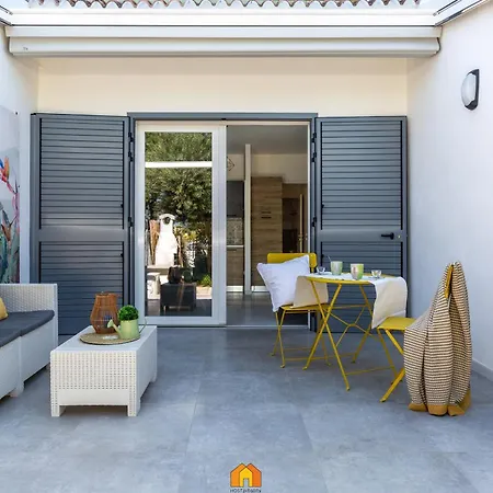 Holiday home Almar House